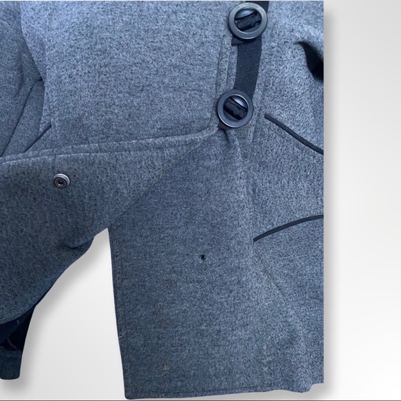 Three Stones Coat: Futuristic Cropped with Mao Collar, Detachable Neck, Buttons - Picture 9 of 16